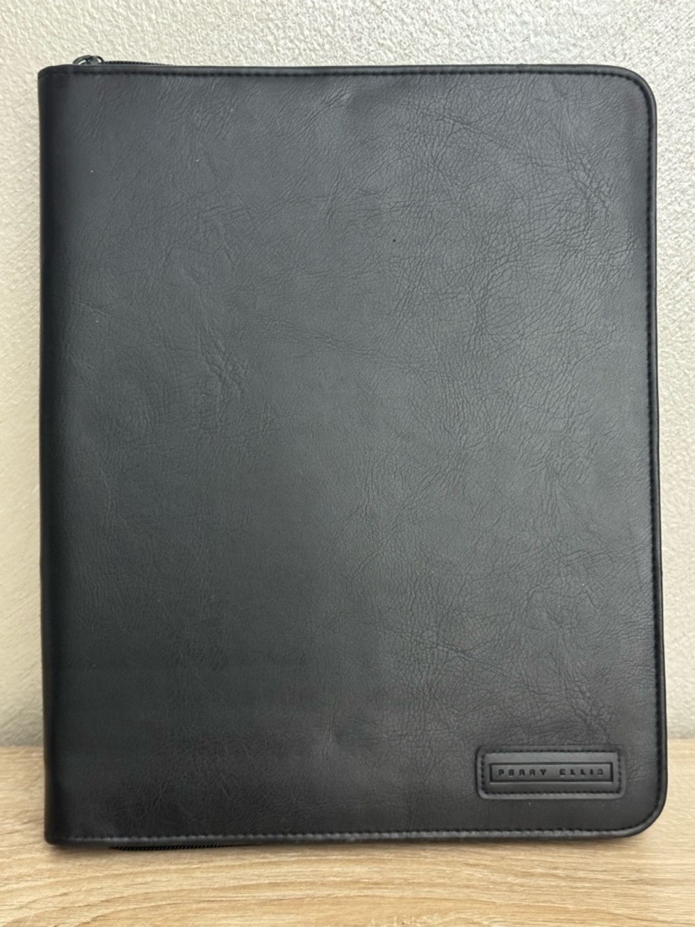 Perry Ellis Vintage Black Leather Round Zipper Document Portfolio Organizer